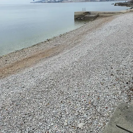 Tena Sa Vrtom I Pogledom Na * Kraljevica