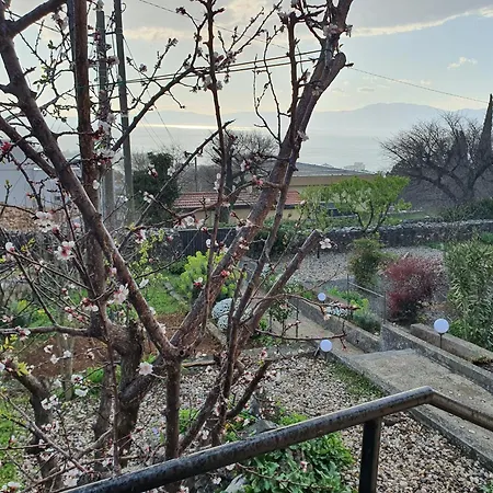 Tena Sa Vrtom I Pogledom Na Apartament Kraljevica