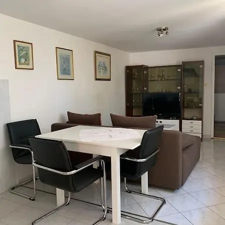 Apartamento Tena Sa Terasom I Pogledom Na