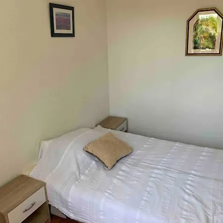 Tena Sa Terasom I Pogledom Na Apartamento