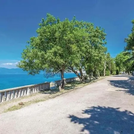 Apartment Tena Sa Vrtom I Pogledom Na