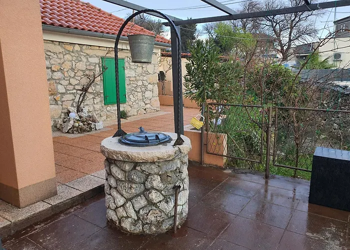 Lejlighed Tena Sa Vrtom I Pogledom Na *